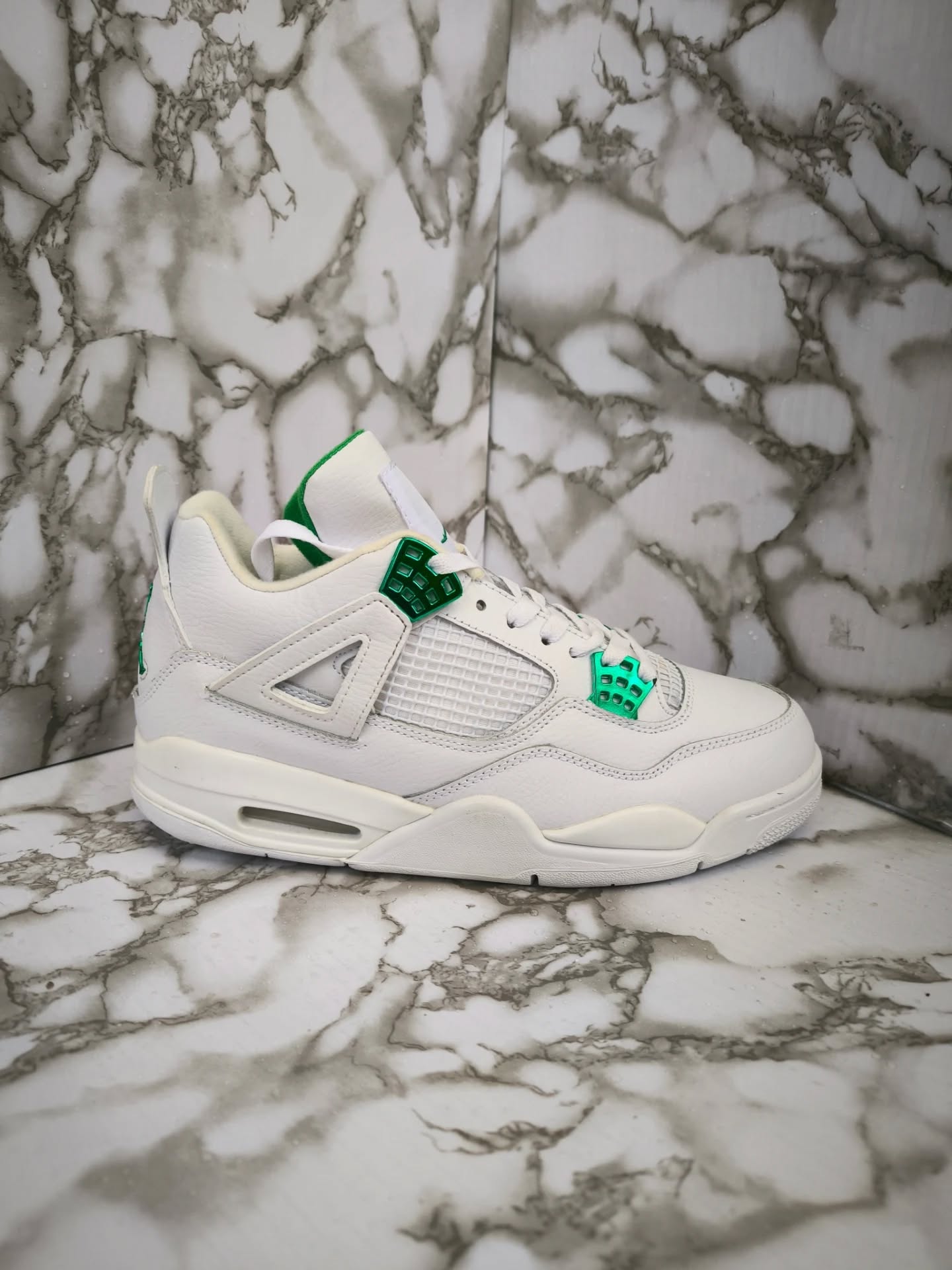 Jordan 4 Metalic Green