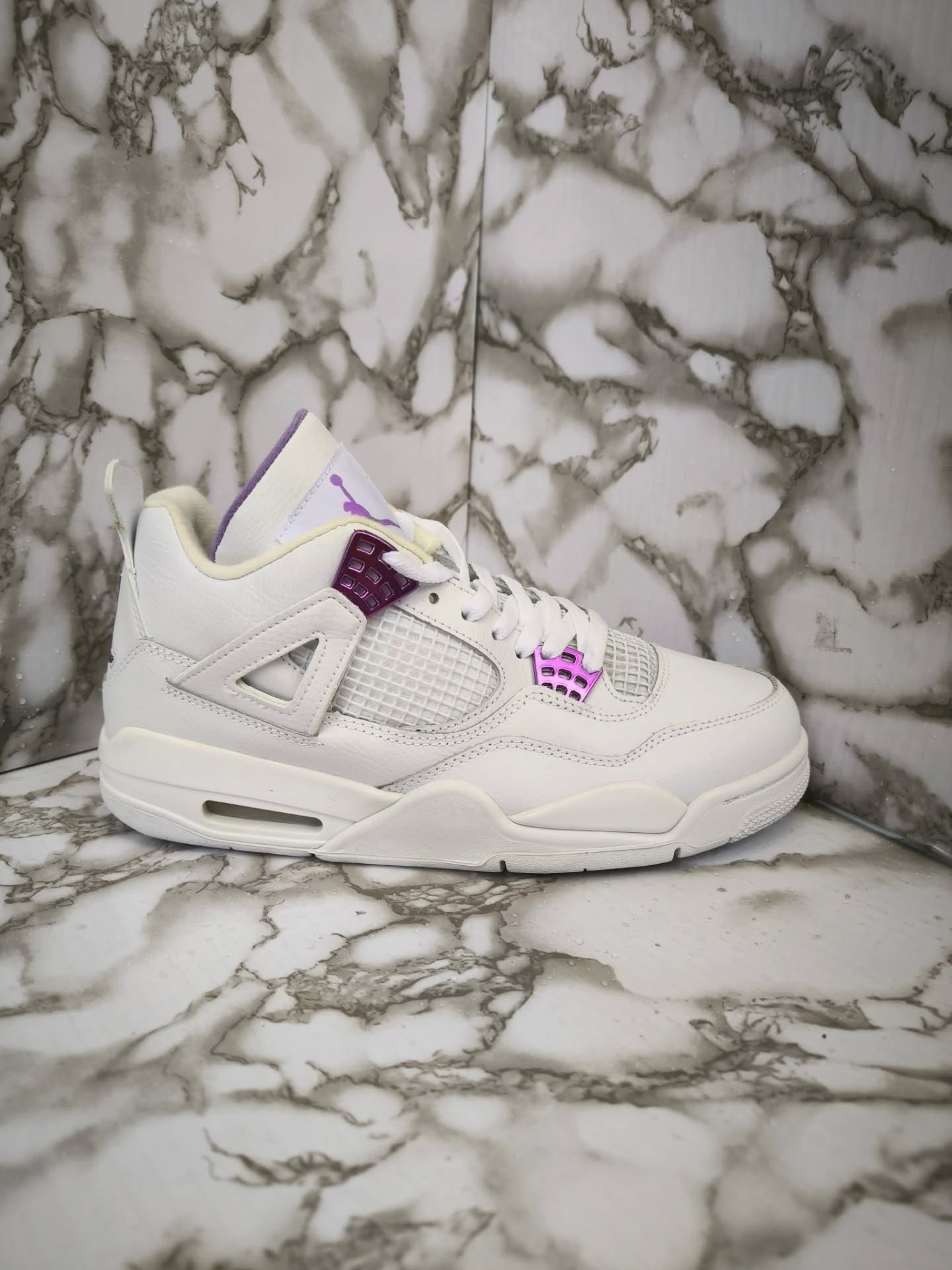 Jordan 4 Metalic Purple