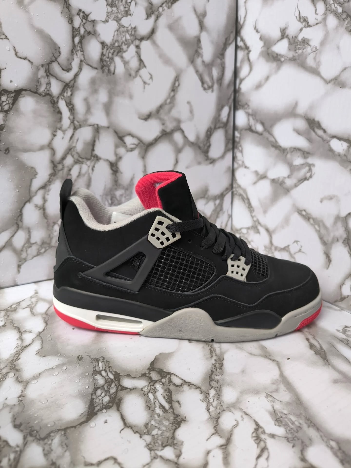 Jordan 4 Bred