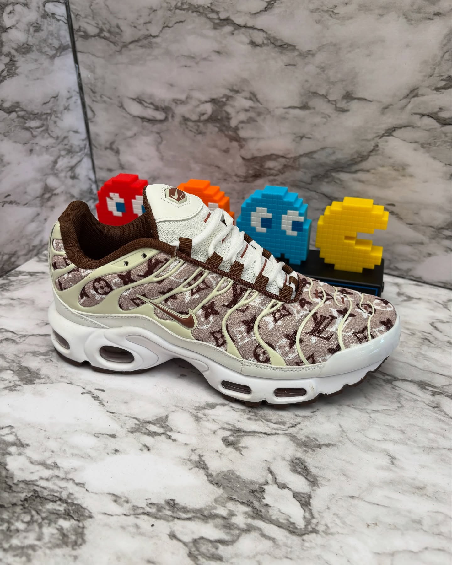TN LV White